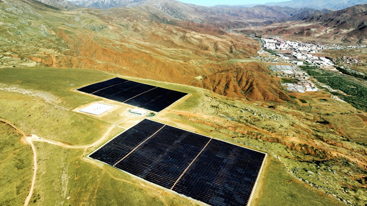 西藏昌都市贡觉县大型太阳能集中供暖项目