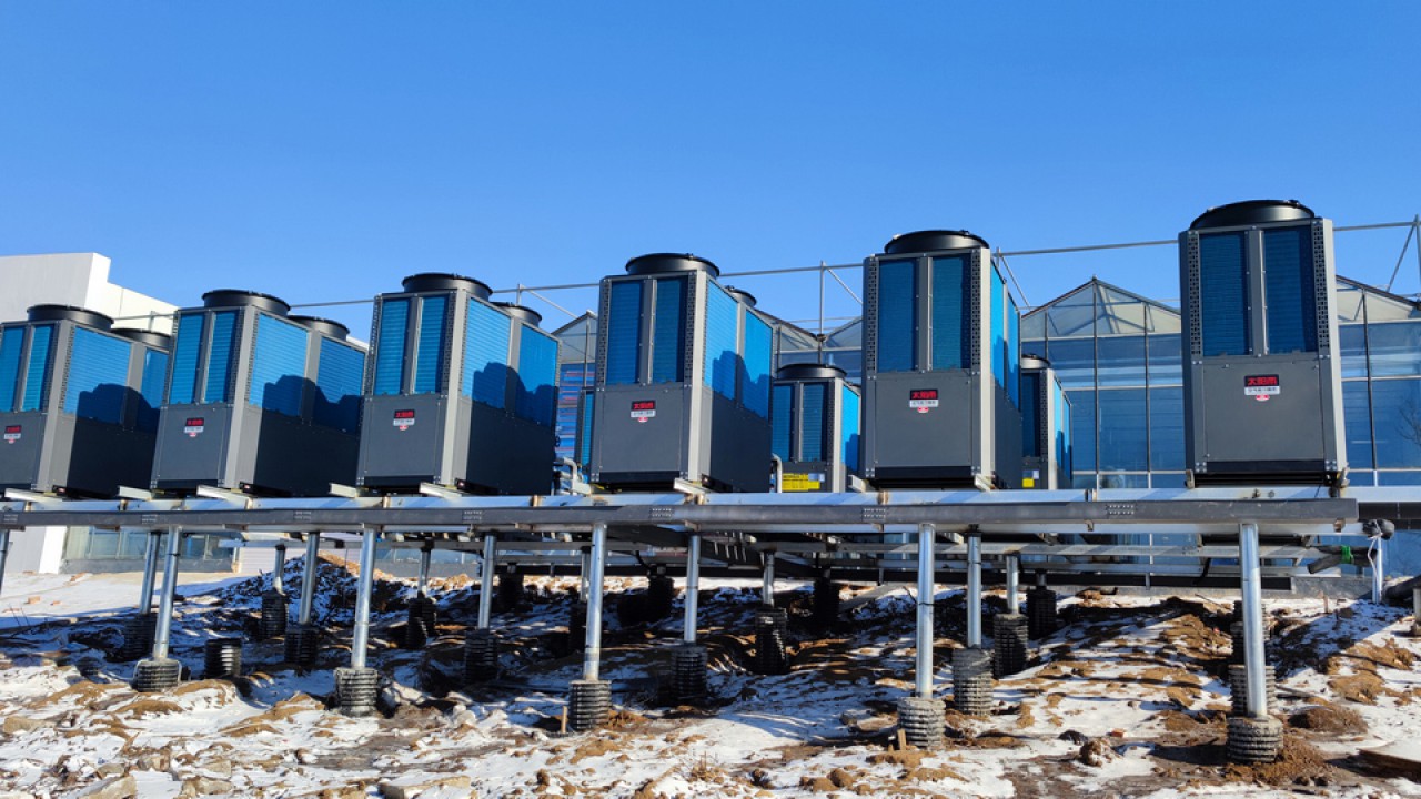 辽宁沈阳棋盘山冰雪大世界服务大厅供暖设备清洁采暖项目